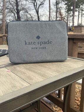 NWOT Kate Spade New York Ash Street Large Zip Padded Pouch Laptop Bag